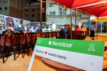 Encuentro de vecinos usuarios de la app Nextdoor