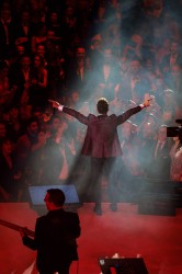 David Bisbal en su actuación durante la gala People in Red de la Fundación Lucha contra el Sida (Barcelona, 2018)