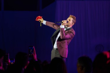 David Bisbal en su actuación durante la gala People in Red de la Fundación Lucha contra el Sida (Barcelona, 2018)