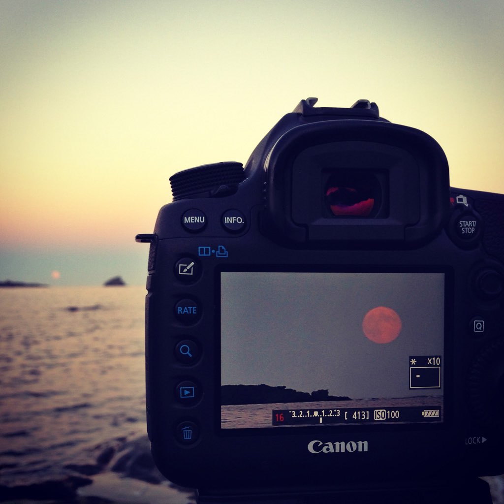 Fotografiando la luna (llena) desde Cadaqués con iPhone